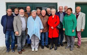 SPD Senioren mit dem Bezirksvorsitzenden Hartmut Manske (3.v.l.) und Kreisrat Dr. Bernd Vilsmeier (4.v.r.)
