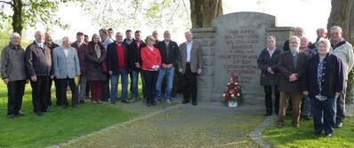 Viele Bürgerinnen und Bürger besuchten die Gedenkfeier des SPD-Kreisverbandes und gedachten den Opfern von Krieg, Terror