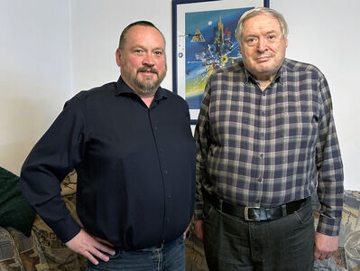 Der Vorsitzende des SPD-Ortsvereins Eichendorf, Markus Kaiser und sein Stellvertreter Peter Hirmer (v.li.)